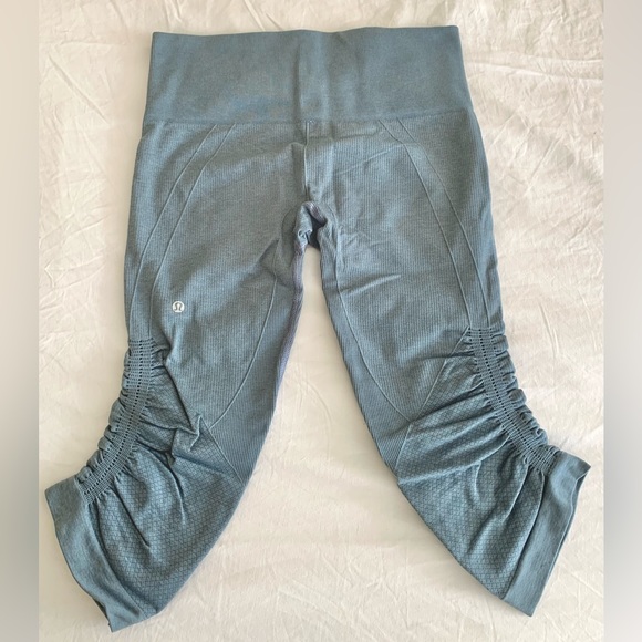 Lululemon In the Flow Crop - Picture 2 of 3